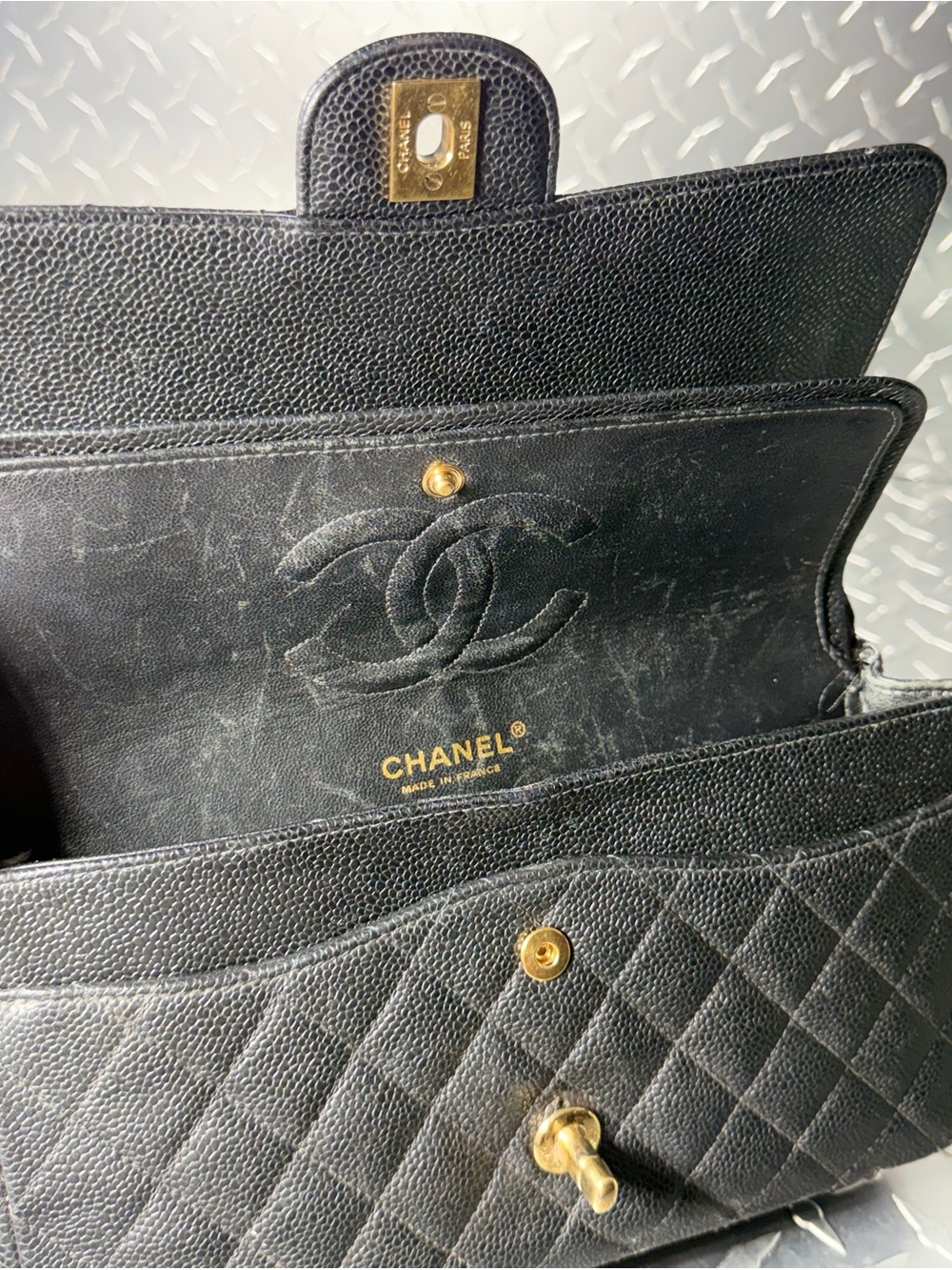 Chanel Vintage Caviar Quilted Classic Flap in Black GHW - Picture 13 of 16